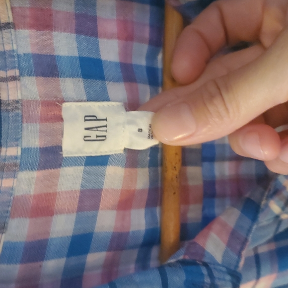 Gap button up shirt - Picture 2 of 3